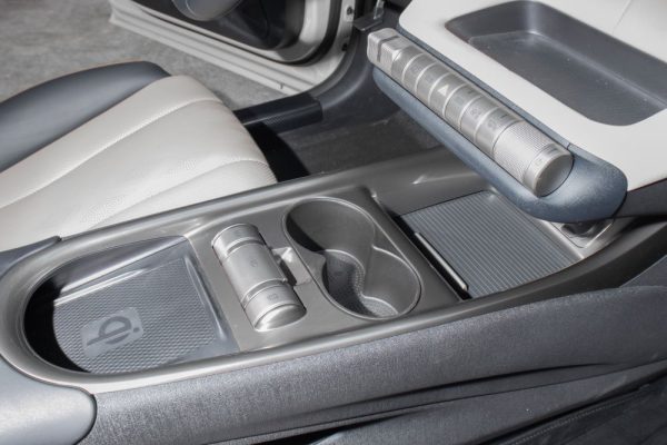 BYD DOLPHİN Orta Konsol Bardak Tutucu - Görsel 6