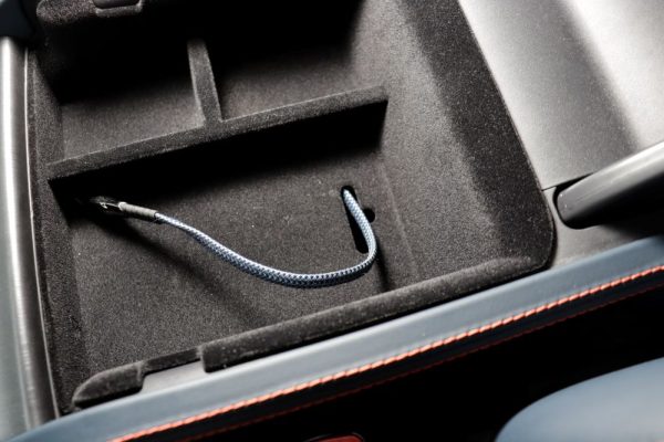 BYD ATTO 3 Kolçak İçi Organizer (Flock Kaplı) - Görsel 8