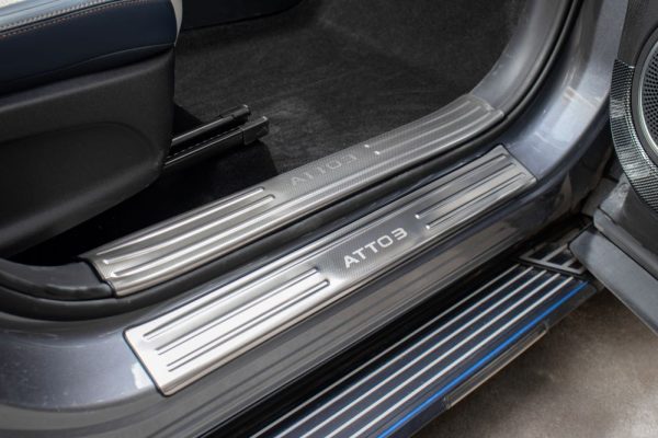 BYD ATTO 3 PASLANMAZ ÇELİK KAPI EŞİĞİ KORUYUCU - Görsel 5