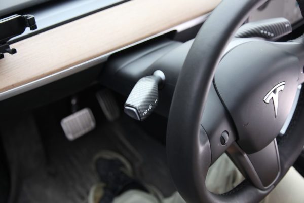 TESLA Model Y Karbon Fiber Görünümlü Vites/Sinyal Kolu Kaplaması - Görsel 2