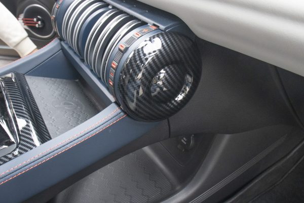 BYD ATTO3 Karbon Fiber Desenli Havalandırma Kapağı - Görsel 3