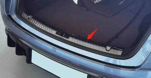 BYD Seal Sedan Uyumlu Karbon Fiber Desenli Bagaj İç Eşik Koruyucu - Çizilme Önleyici - Görsel 3