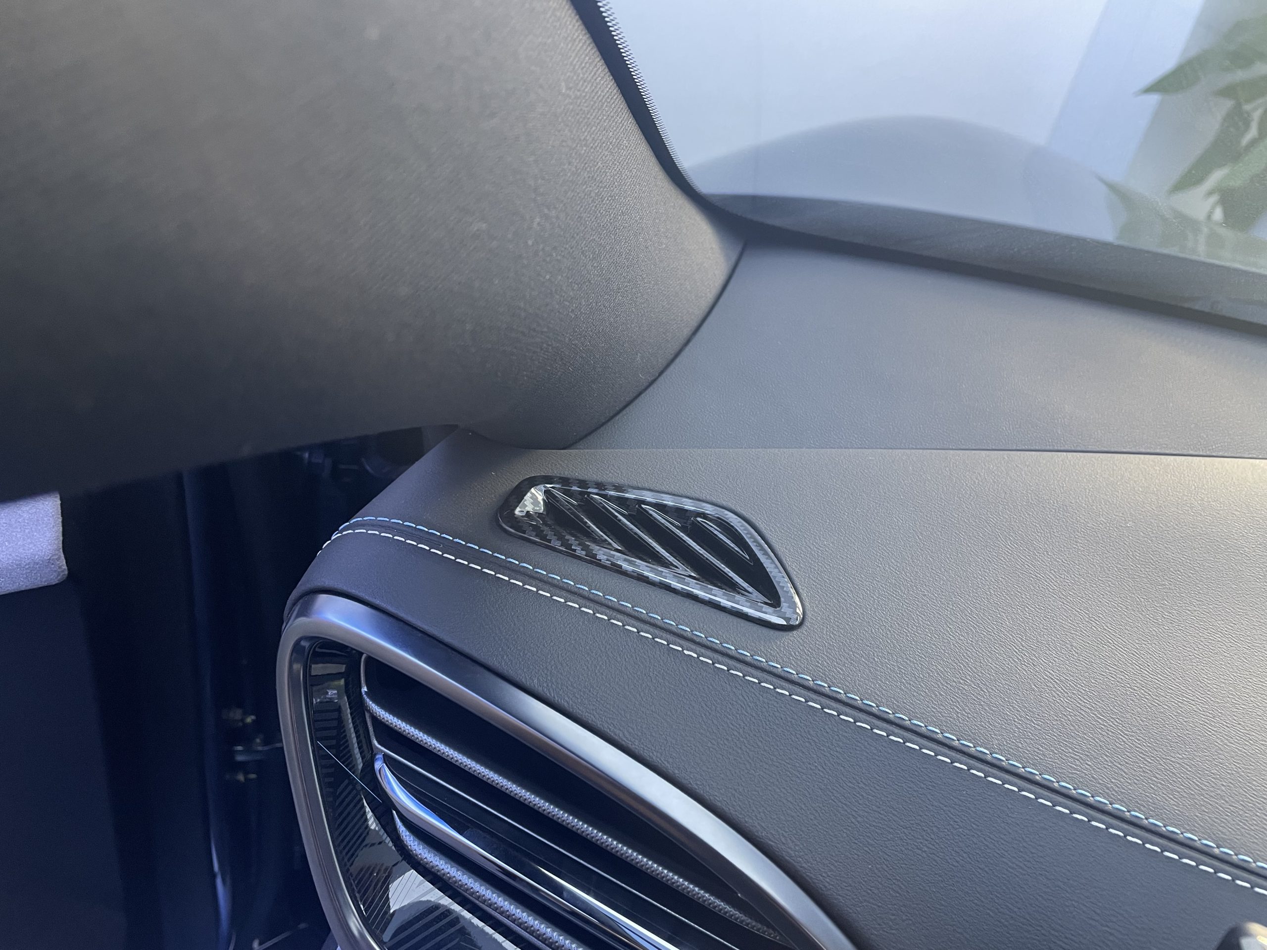 BYD Seal Ön Konsol Havalandırma Çerçevesi - Karbon Görünümlü Sportif Trim Kaplama - Görsel 5