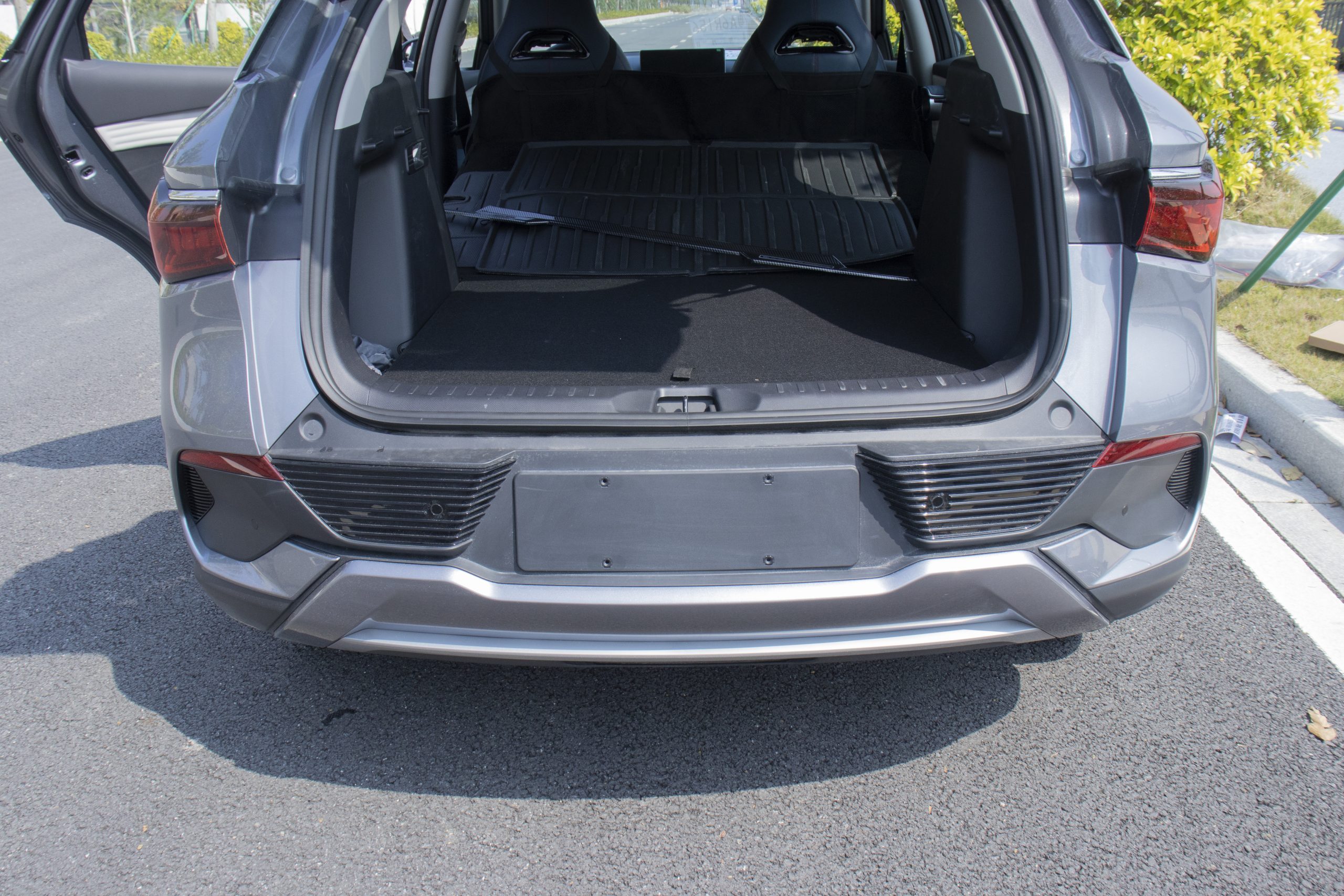 BYD Atto 3 Karbonfiber Desenli Bagaj Eşik Koruyucu (Dış) - Çizilmelere Karşı Dirençlidir - Görsel 4