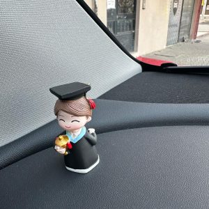Araba İçi Torpido Süsü Mezuniyet Kız  Şık Tasarım Tüm Araç Modellerine Uygun