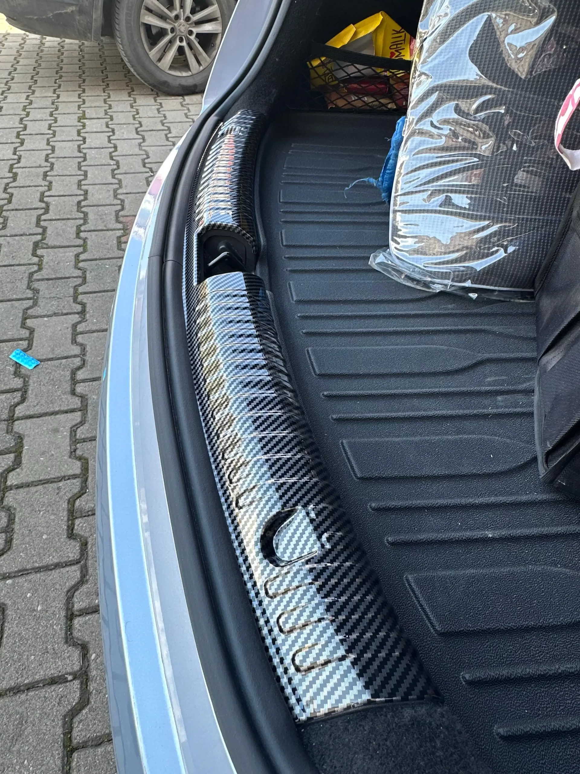 BYD Seal Sedan Uyumlu Karbon Fiber Desenli Bagaj İç Eşik Koruyucu - Çizilme Önleyici