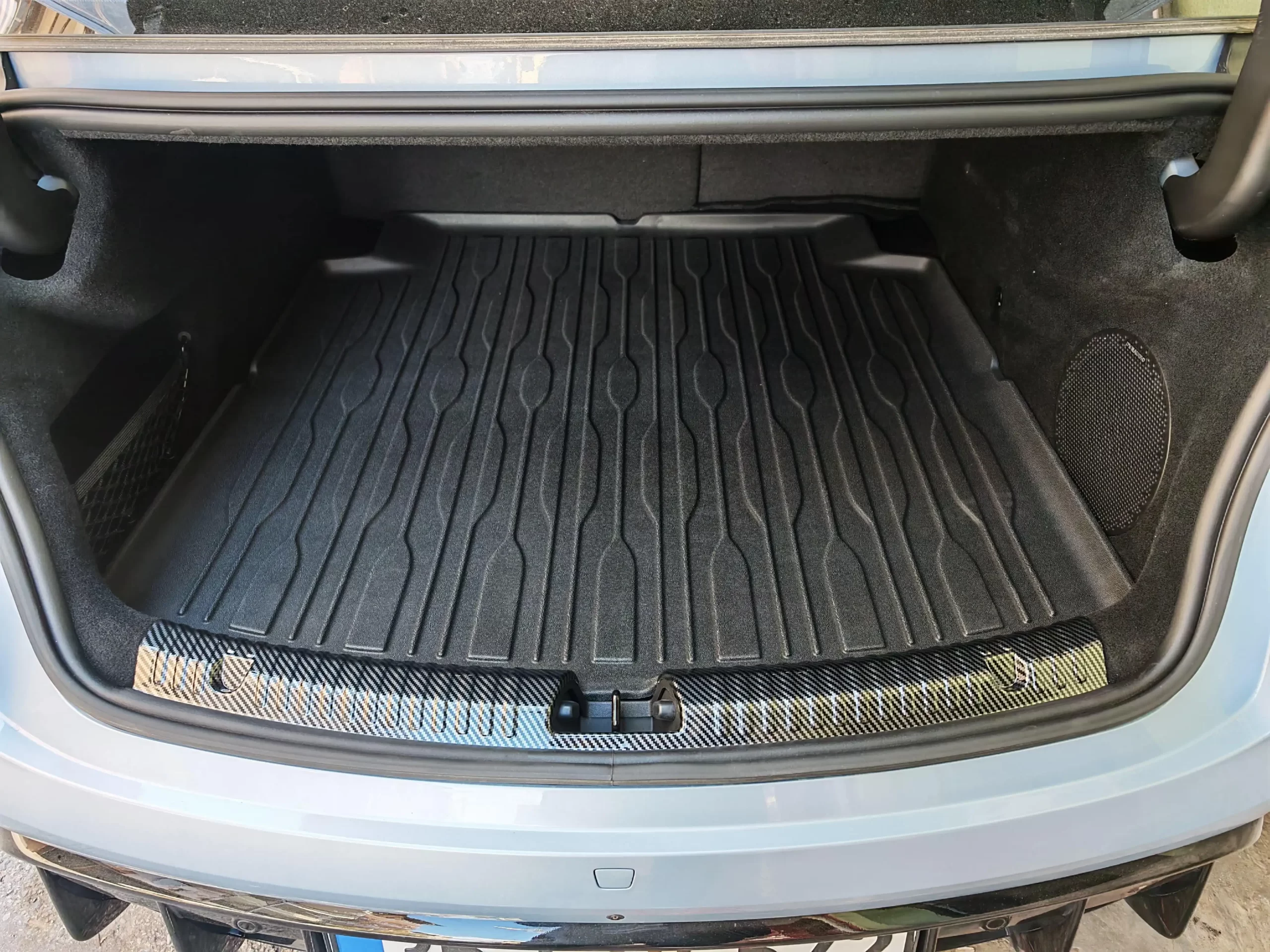 BYD Seal Sedan Uyumlu Karbon Fiber Desenli Bagaj İç Eşik Koruyucu - Çizilme Önleyici - Görsel 2