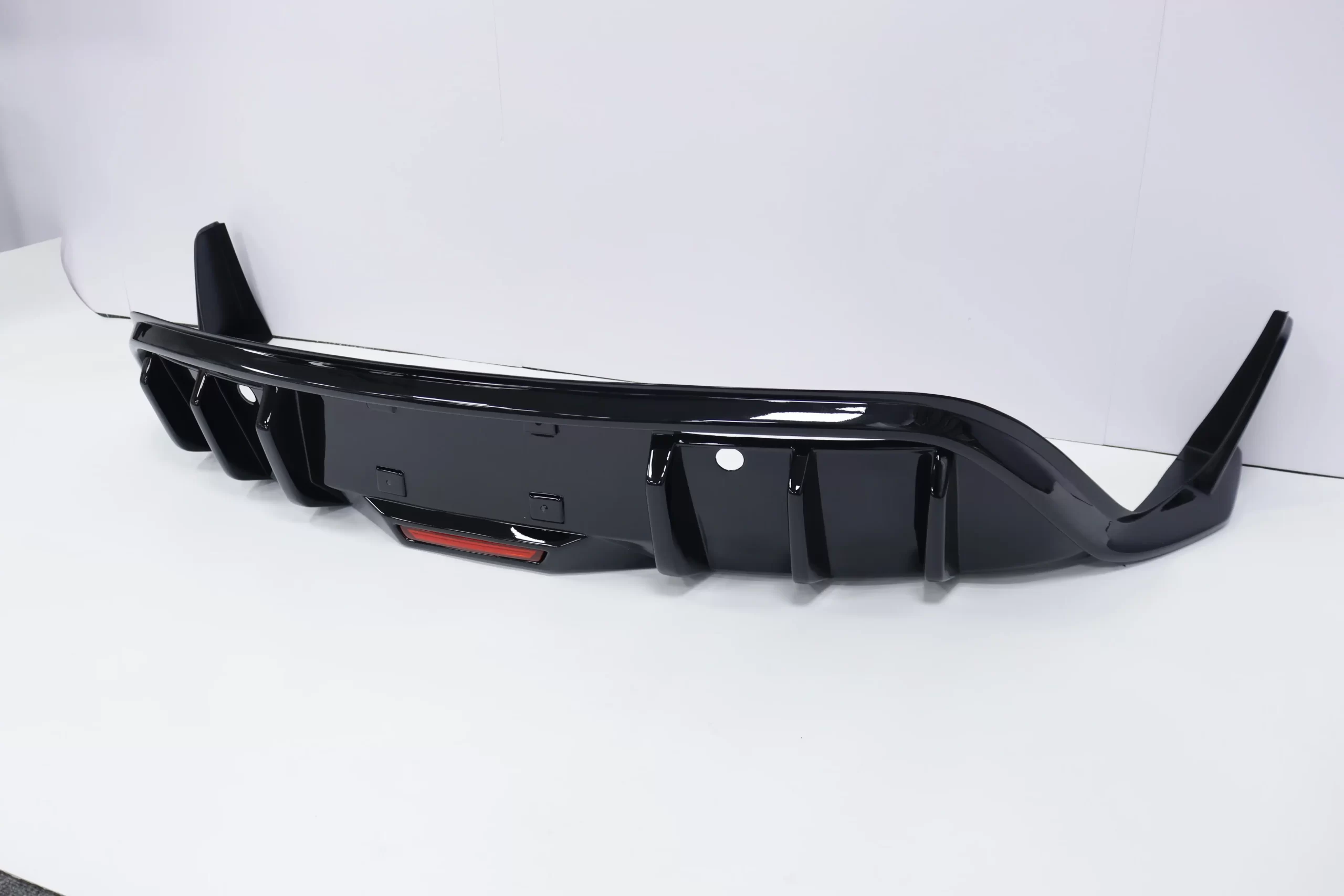 BYD SEAL Aero-Dynamic Sport Body Kit Seti – Agresif Görünüm (PARLAK SİYAH RENK) - Görsel 10